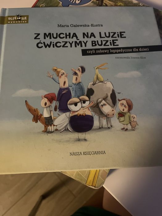 Z muchą na luzie ćwiczymy buzię