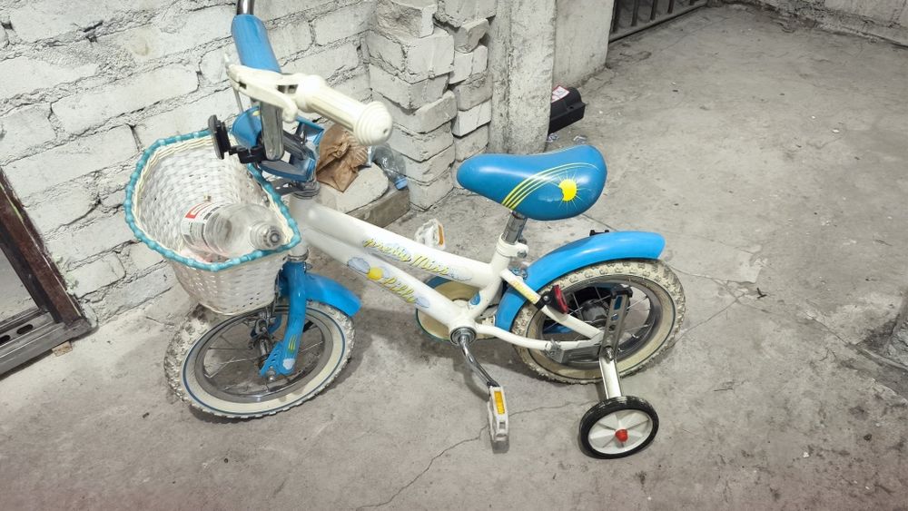 Rower z kołkami bocznymi dla dziecka