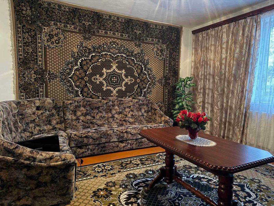 Половина будинку та земельна ділянка 16 сот., с. Батятичі