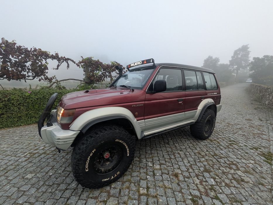 Mitsubishi Pajero 2.8  longo full extras