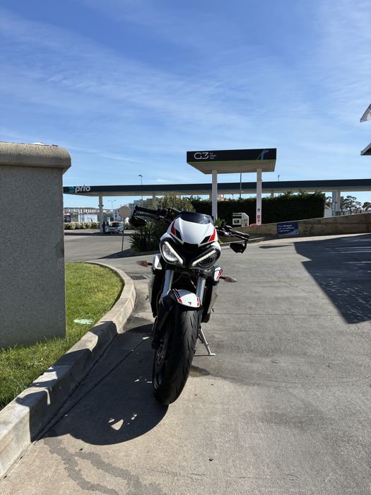 Triumph Street Triple 660s Deslimitada 95cv