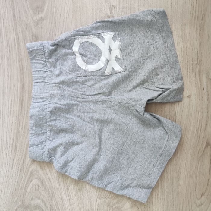 Calções e T-shirt Benetton (4 anos)