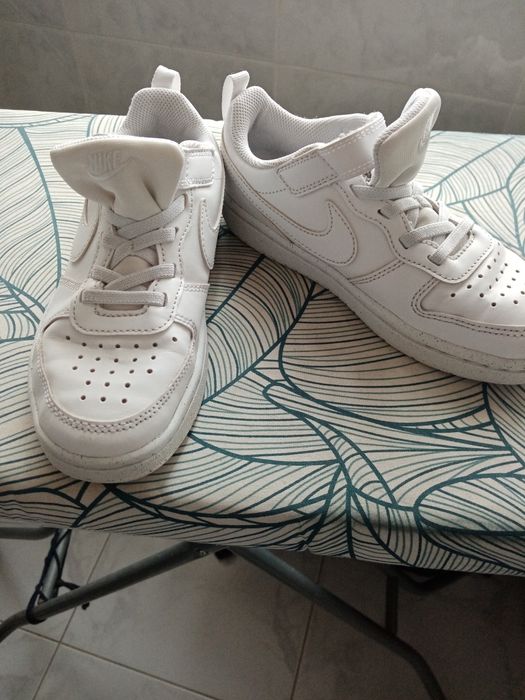 Tenis criança Nike air Force tamanho 32