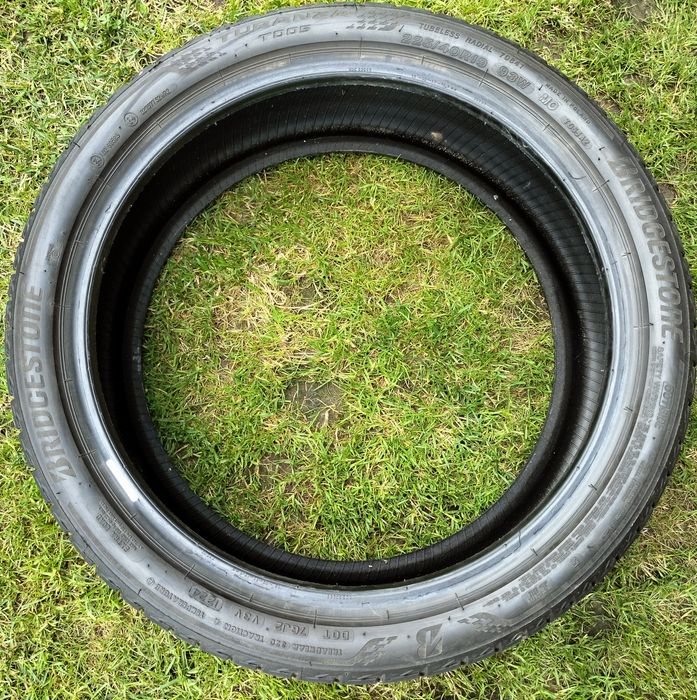 Opony Bridgestone Turanza T005 225/40R19 93W DOT 1224 Jak nowe