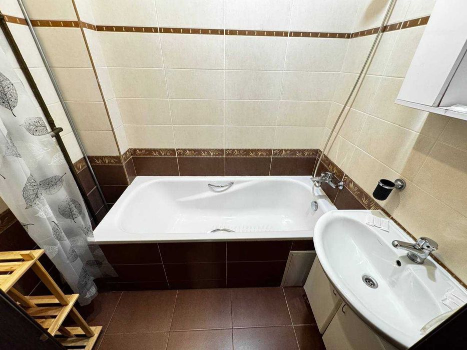 Оренда подобово сучасної 3к квартири, м. Палац Спорту (2 хвилини)