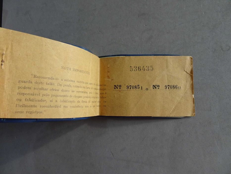 Antiga caderneta de cheques Banco Hipotecário Lar Brasileiro S.A.
