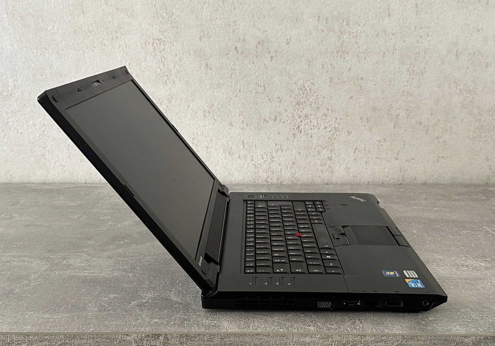 Ноутбук Lenovo ThinkPad 15.6" LED / Core i3 / 6 GB DDR3 / 500 GB HDD