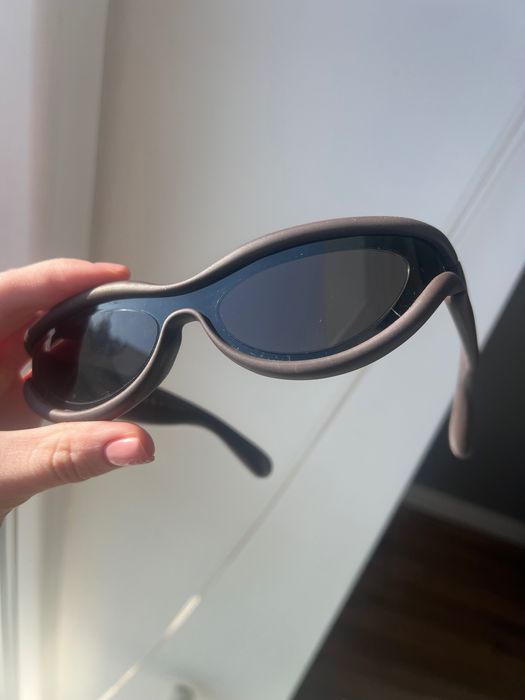 Окуляри BOTTEGA VENETA
Black & Brown Hem Sunglasses