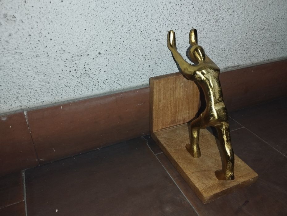 Estatueta / Estátua em latão