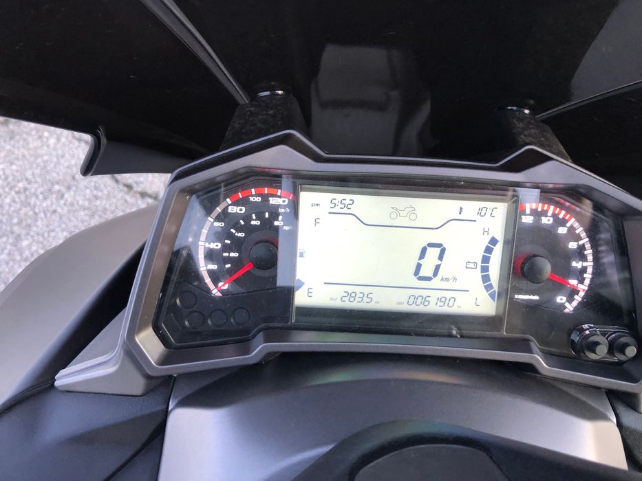 Vendo scooter 125 keewey como apenas 6mil KM