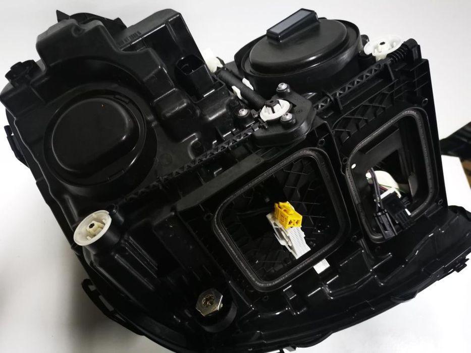 MERCEDES CLASSE E W213 FAROL ESQUERDO LED - FF198