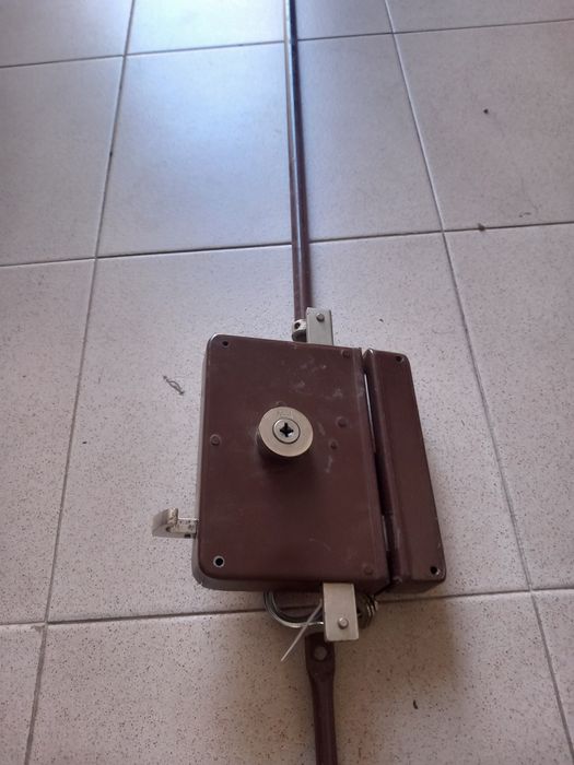 Fechadura com 2 trancas