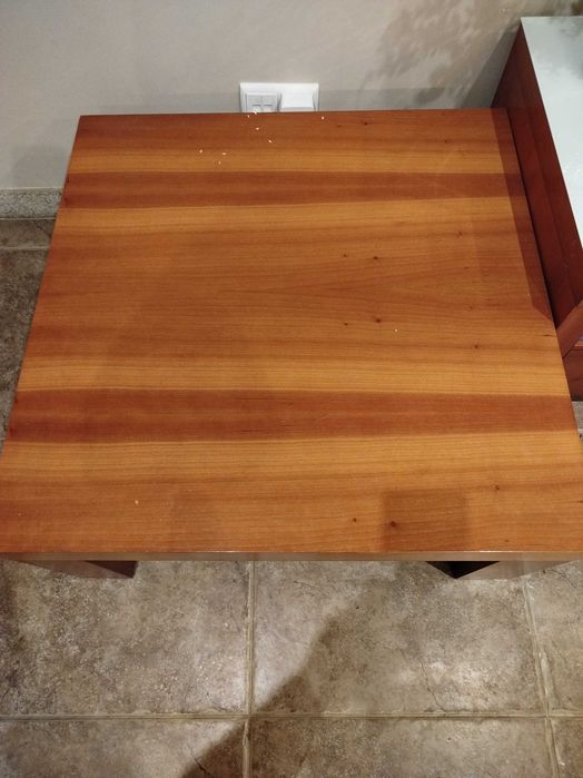 Mesa de centro  em cerejeira