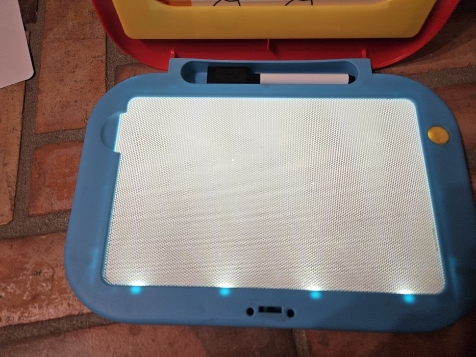 Brinquedo para aprender a desenhar (como novo)
