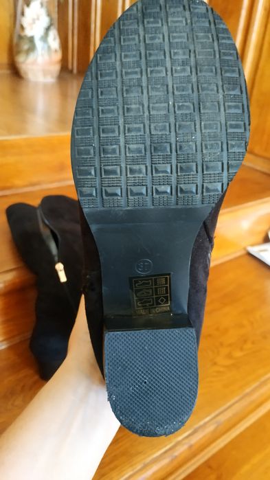 Продам зимние сапожки