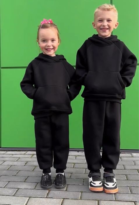 Чорний костюм 98 розміру