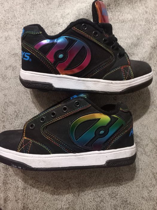 Роликовые кроссовки HEELYS