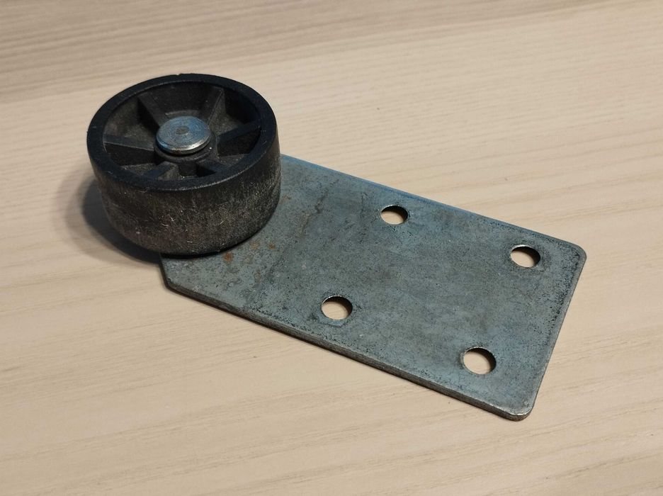 Роликовые крепления мебельные