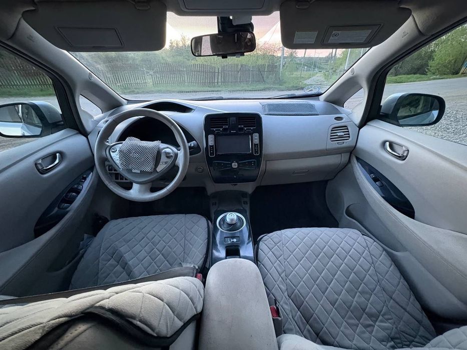 Nissan leaf 2012