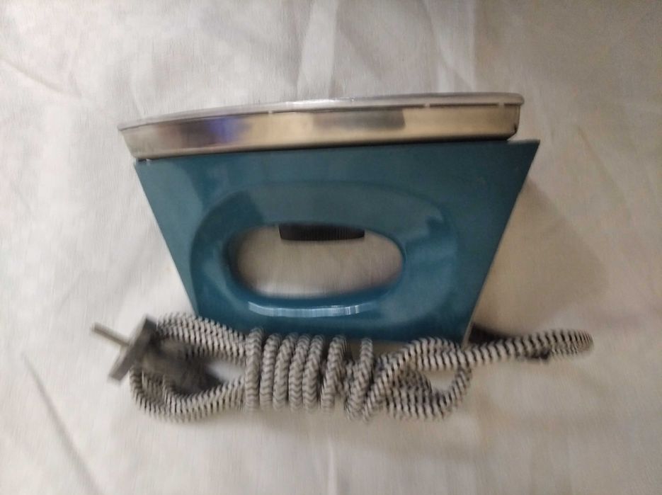 Утюг УТ 1000-1,2 220 Украина