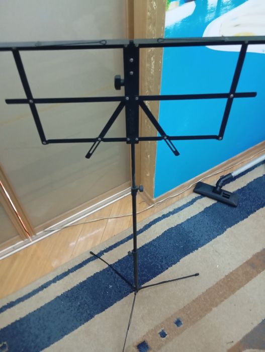 Подставка под ноты новая.