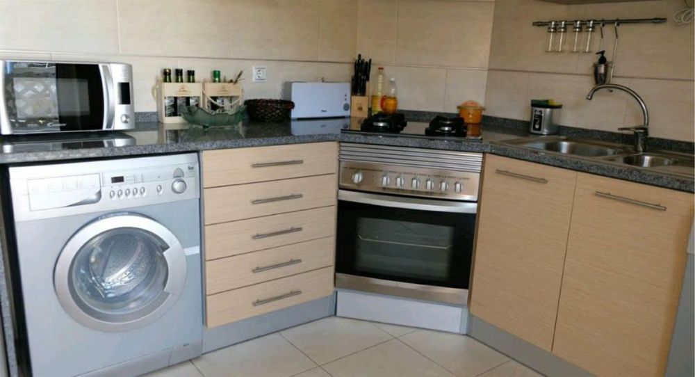 Apartamento T2 ferias condominio garagem 400mts praia
