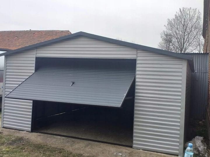 Garaż blaszany jednostanowiskowy 6x5 m - Dach dwuspadowy, Brama uchyln