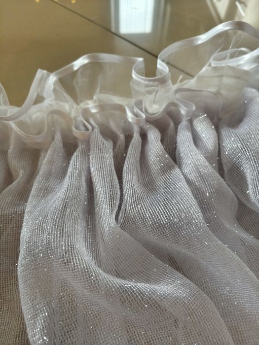 Firana Biała przy ta gipiura z cekinami