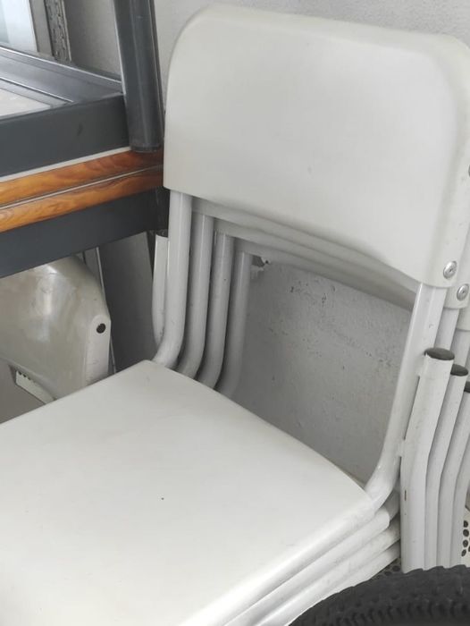 Cadeiras empilháveis64409254870147120