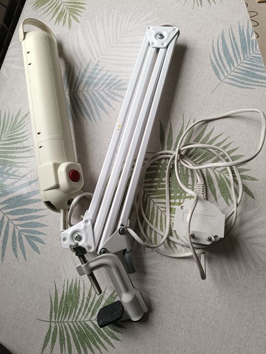 Лампа настольная на струбцине