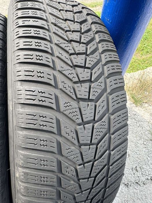 Зимові шини Hankook 215/65 R17