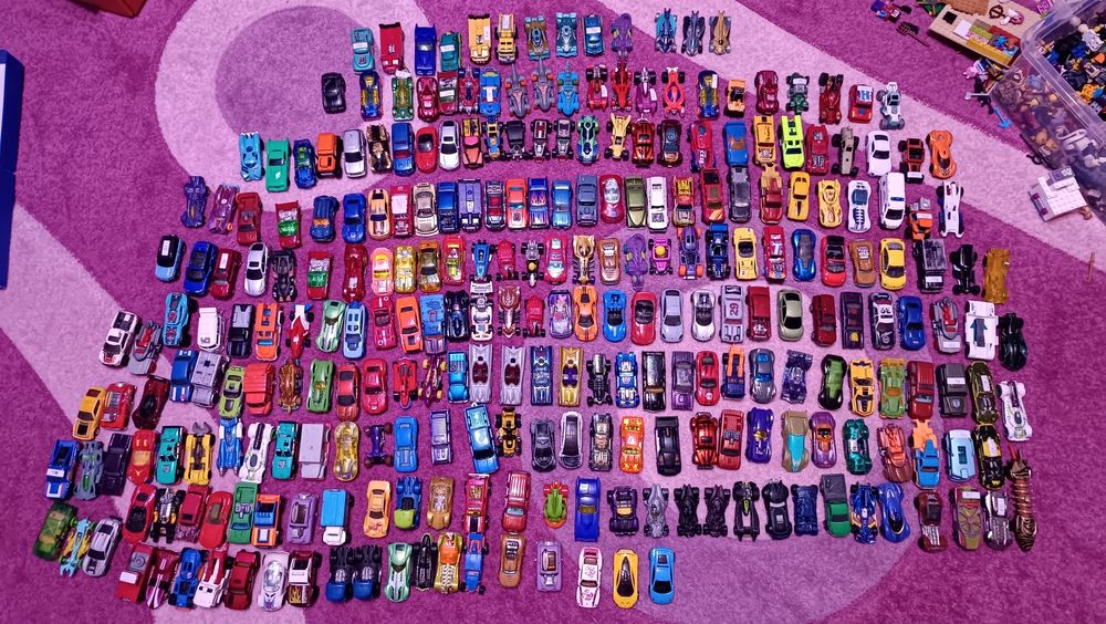 Машинки hot wills