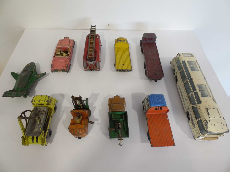 Miniaturas Dinky Toys 1947 a 1977 - Lote I
