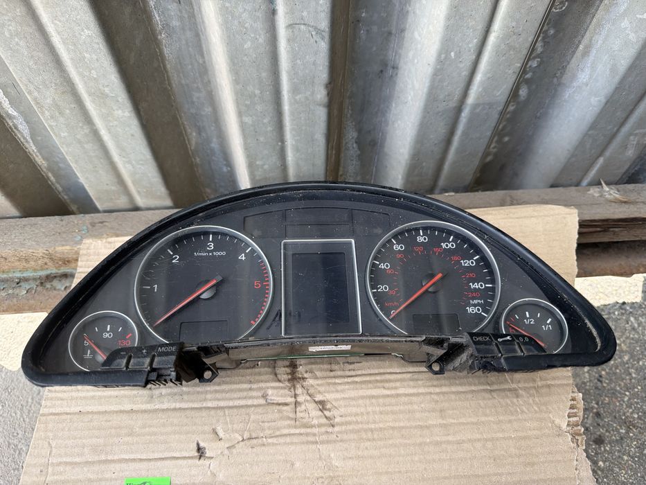 Приборная панель Audi A4 B6 2.0 FSI, 1 036 901 830 ауди а4б6