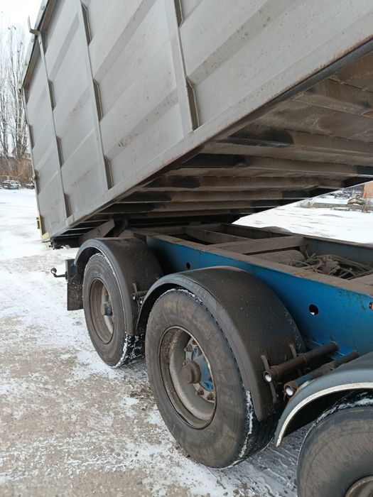 Самосвал-котейнеровох