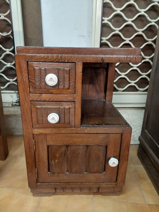 Mesinha de cabeceira Art Deco