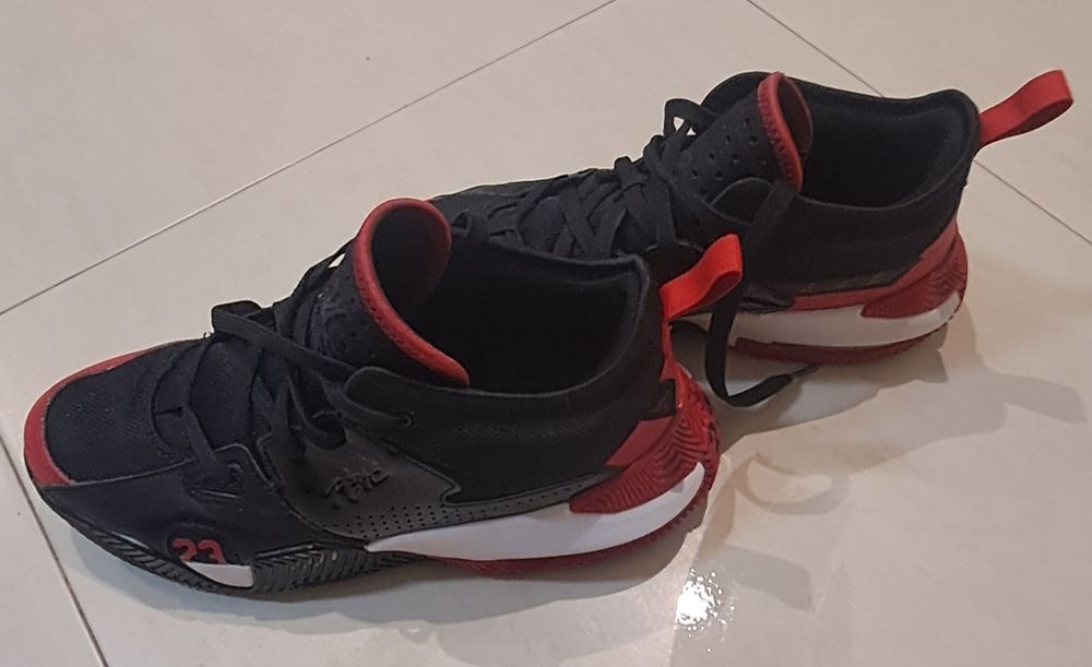 Ténis Nike Air Jordan Stay Loyal 2 "Bred" – Como NOVOS (Tam. 42)
