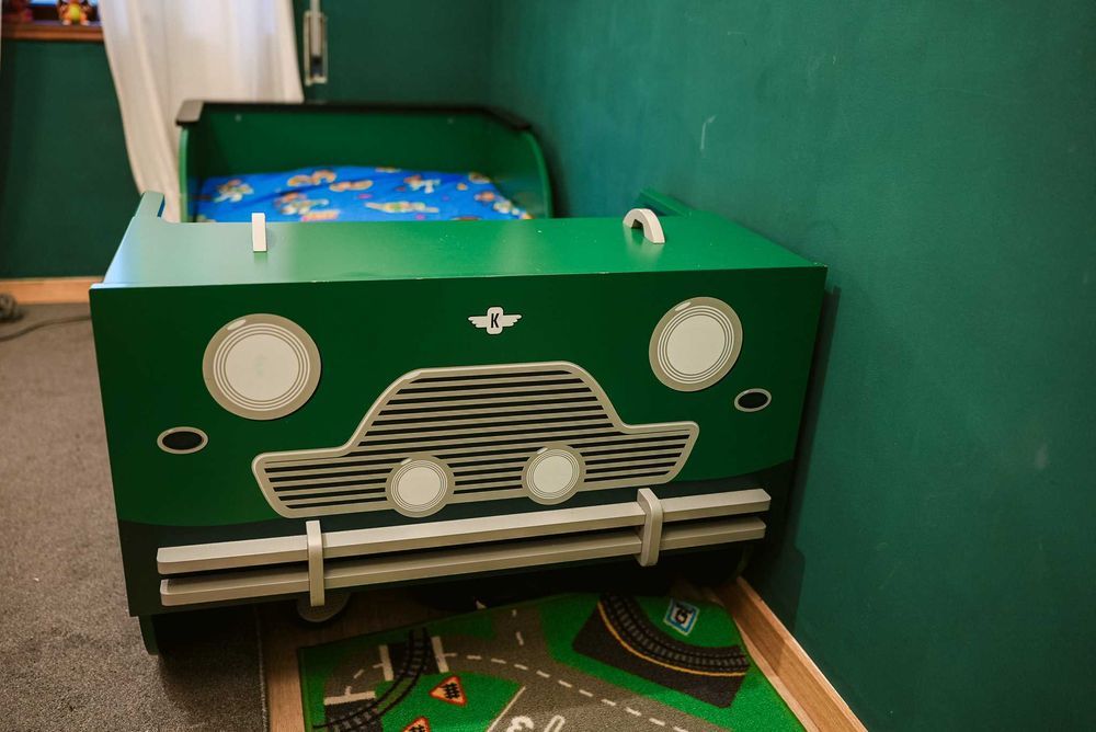 Cama infantil de carro com estrado e colchão