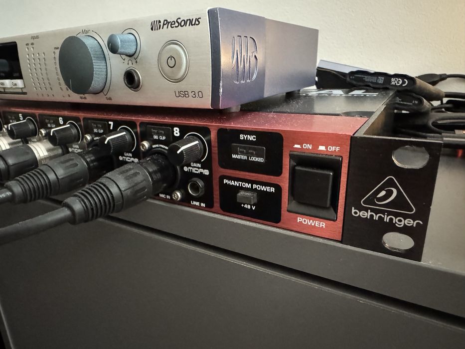 Behringer ADA8200