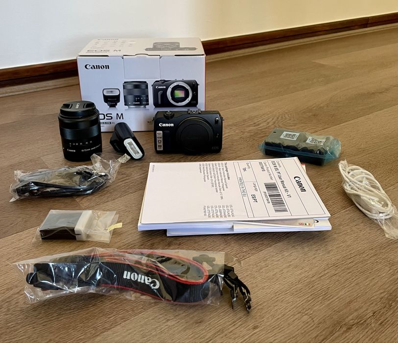 Máquina fotografica kit eos M completa