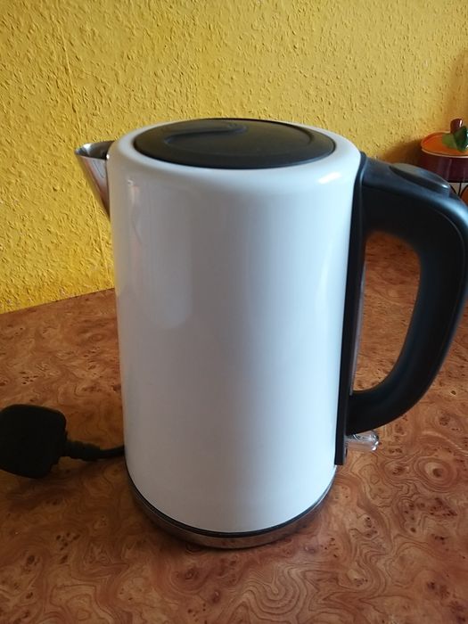 Czajnik bezprzewodowy 1.8 l Clatronic