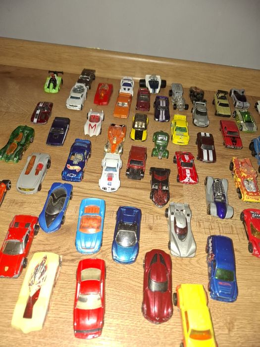 samochodziki hot wheels