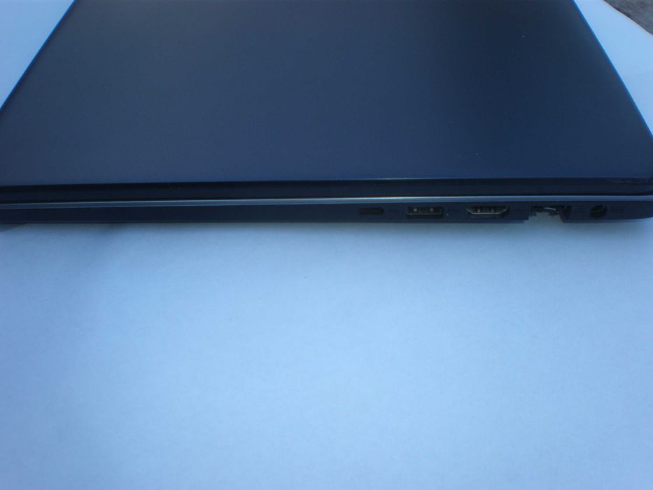 Laptop ASUS F705U i3 4Gb DDR4