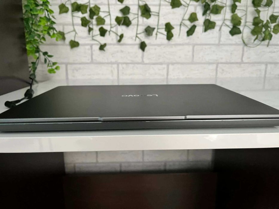 Lenovo Ideapad Slim 3i OLED