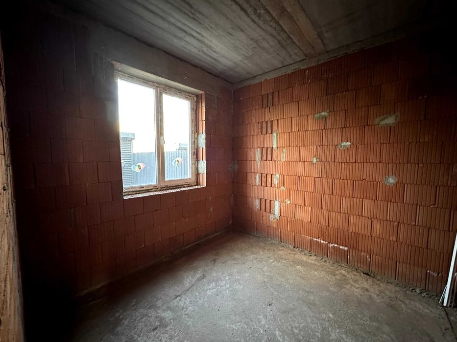Продам Таунхаус з переднім Двором. Мінімальна Ціна. Можна на Виплат ! - View 4