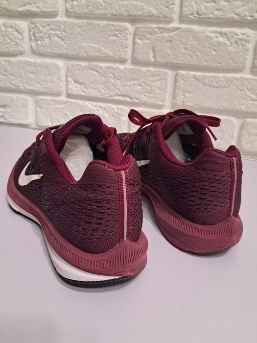 Підліткові кросівки Nike Air Zoom Winflo 5,р 38,5