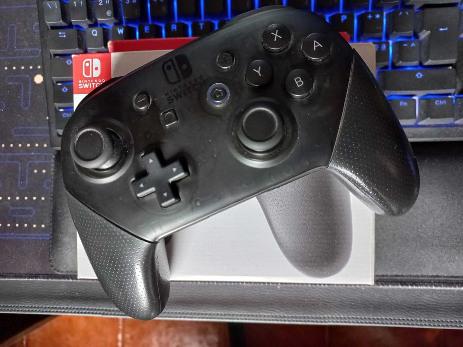 Nintendo Switch Pro Controller