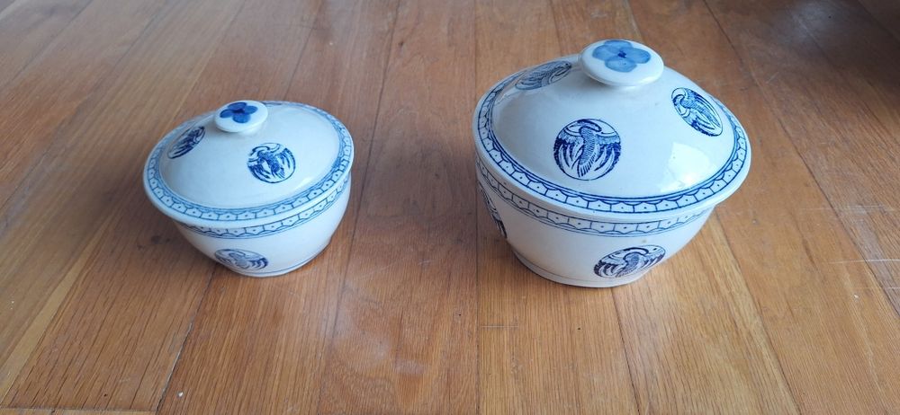 2 Ceramic Jars446819122053140480