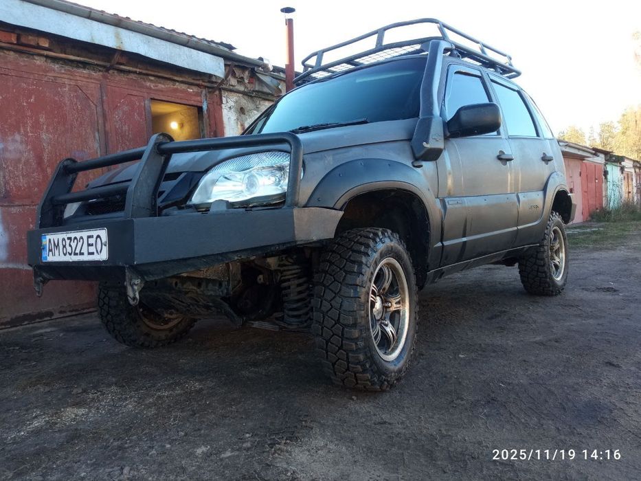 Нива Chevrolet  1.7 бензин 2009р