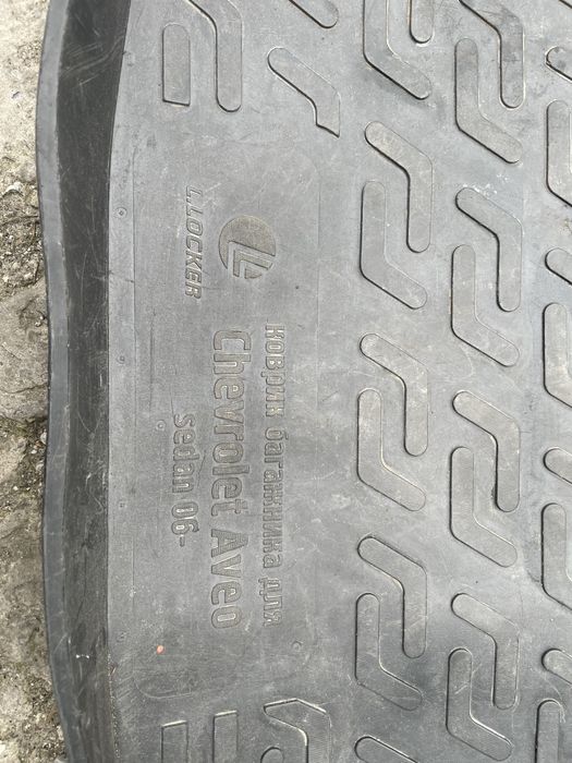 Продам коврик в багажник